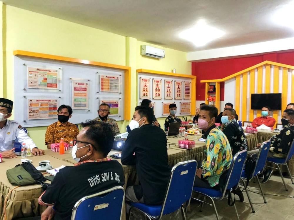 Bawaslu Bartim Hadir dalam Undangan Rapat Evaluasi Pemungutan dan Penghitungan Suara oleh KPU Bartim