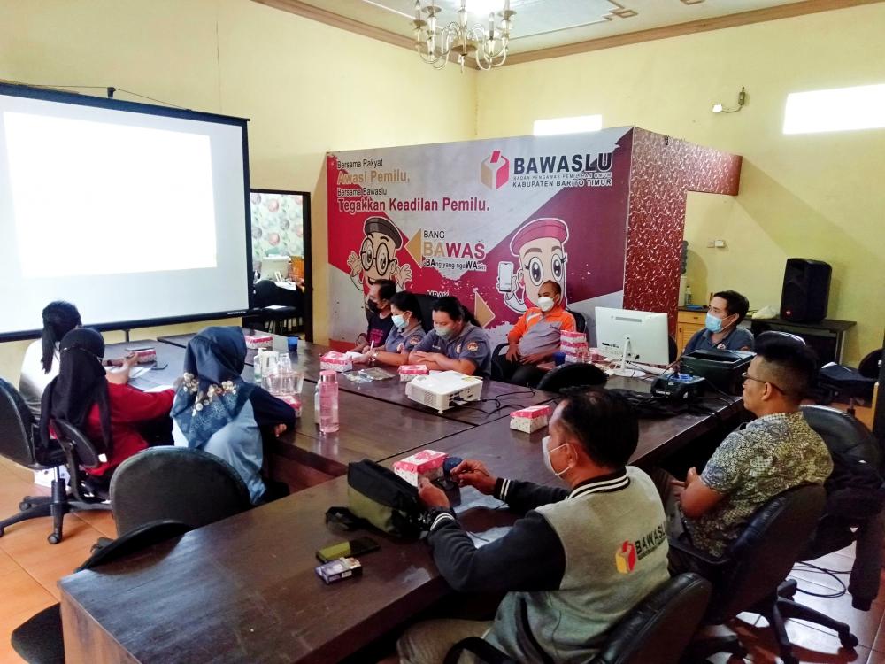 Rapat Internal Tentang Kehumasan Oleh Bawaslu Kabupaten Barito Timur