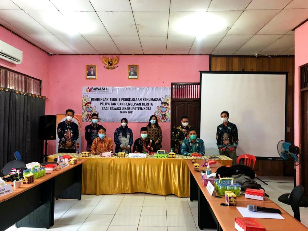 Bawaslu Kabupaten Barito Timur Menghadiri Kegiatan Bimbingan Teknis Pengelolaan Kehumasan, Peliputan, dan Penulisan Berita bagi Bawaslu Kabupaten/Kota Tahun 2021 