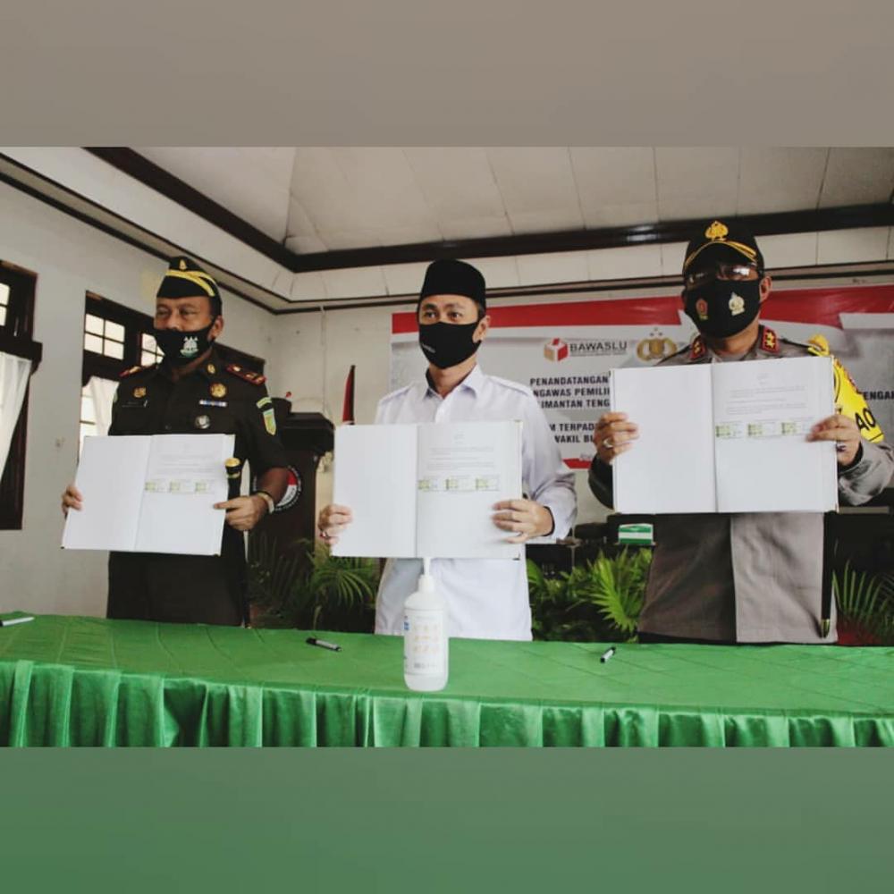BAWASLU PROVINSI KALTENG GELAR PENANDATANGANAN KESEPAKATAN BERSAMA POLDA DAN KEJATI