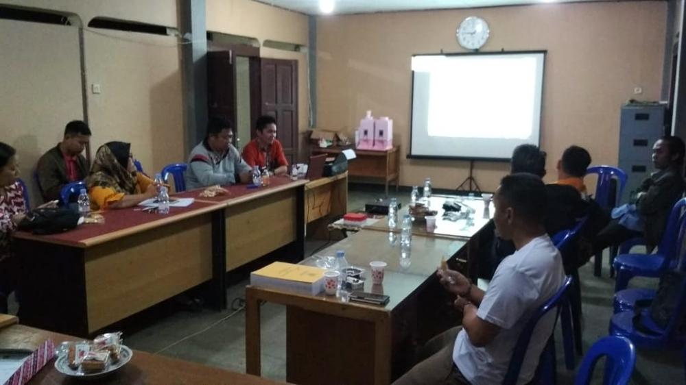 Bawaslu Kabupaten Barito Timur Menghadiri Rapat Pleno Rekapitulasi dan Penetapan DPTb di KPU Kabupaten Barito Timur
