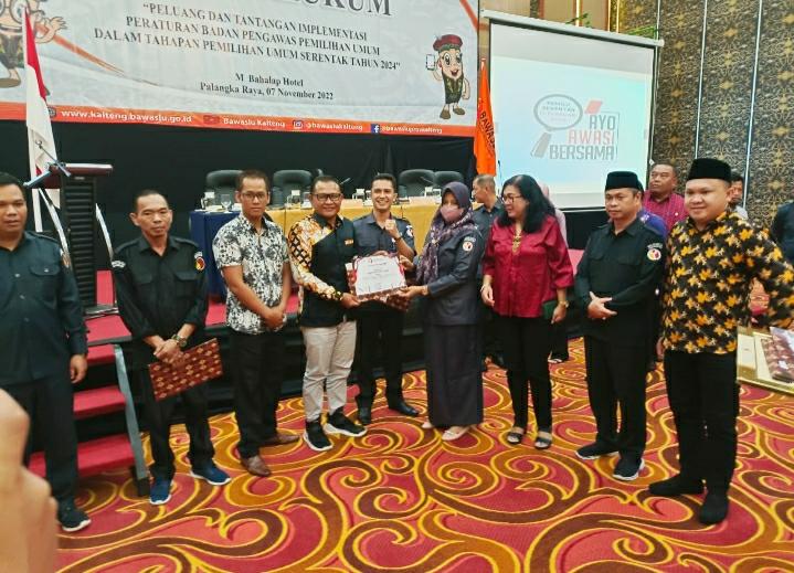 Bawaslu Bartim Raih Prestasi Sebagai Terbaik Pertama Pada Tahapan Pengawasan Verifikasi Faktual Partai Politik