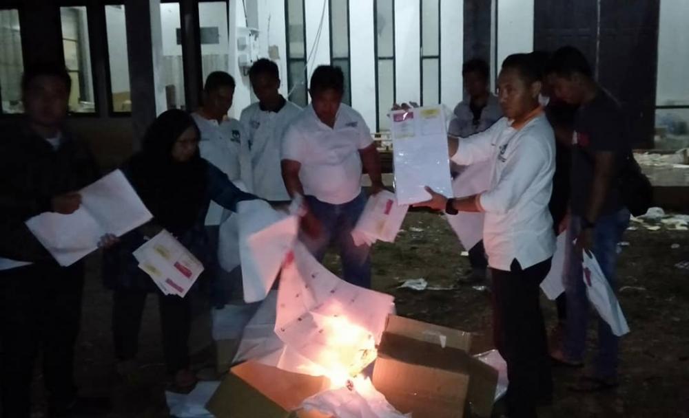 Pemusnahan Surat Suara Pemilu Tahun 2019 Yang Rusak, Cacat, dan Berlebih. 