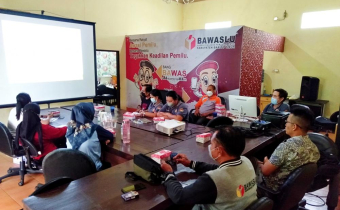 Rapat Internal Tentang Kehumasan Oleh Bawaslu Kabupaten Barito Timur